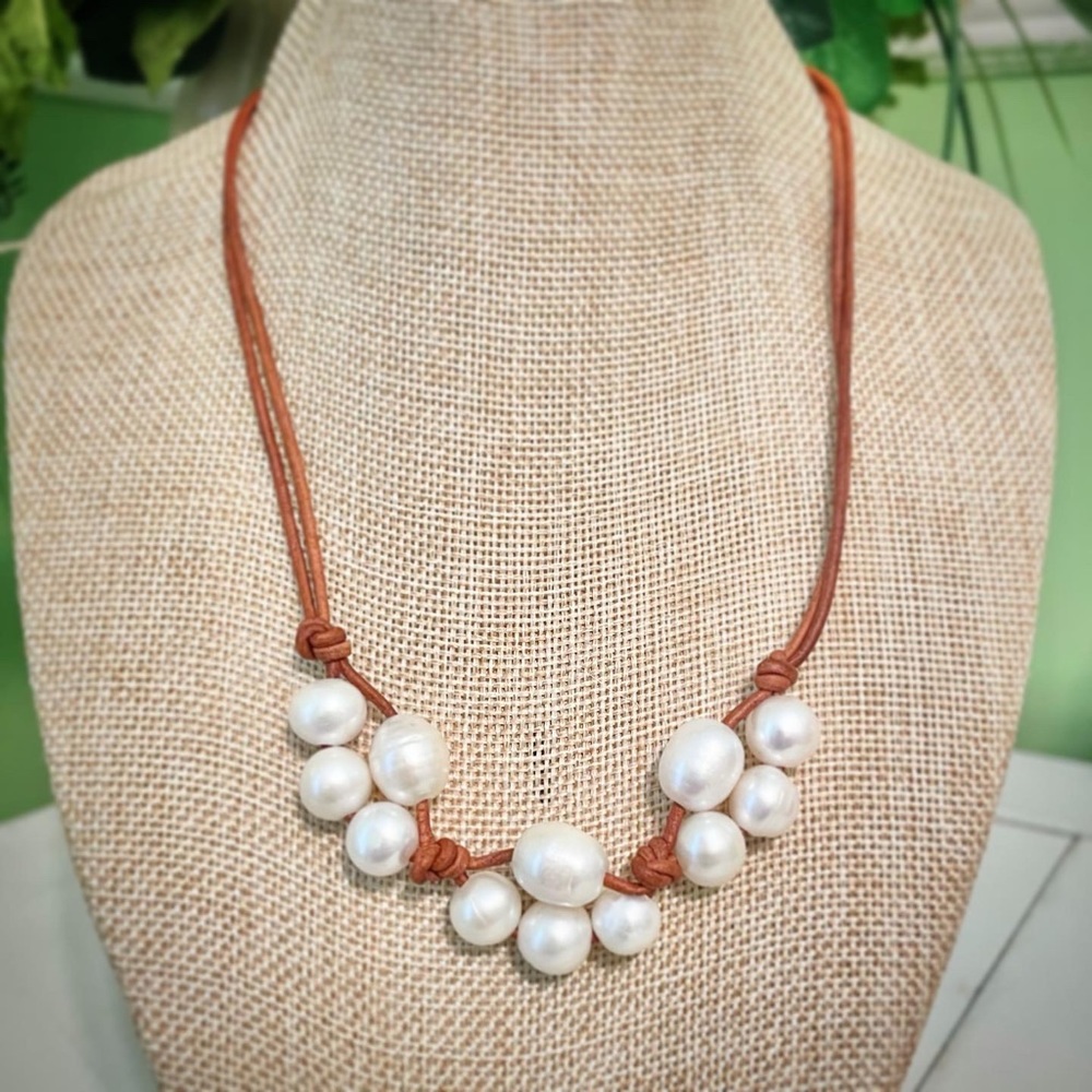 NEW Leather Freshwater Pearl Cluster Necklace